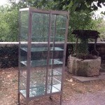 Ancienne vitrine de médecin (vendue)