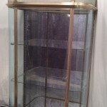 Grande ancienne vitrine d'hôtel