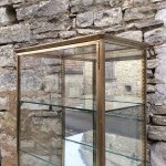 Ancienne vitrine de magasin (réservée D.T)