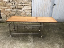 Ancienne table de drapier.