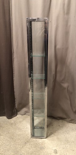 Ancienne vitrine colonne.