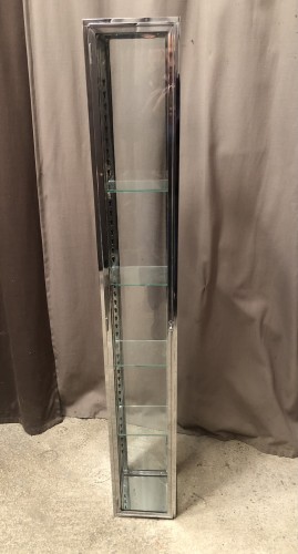 Ancienne vitrine colonne.