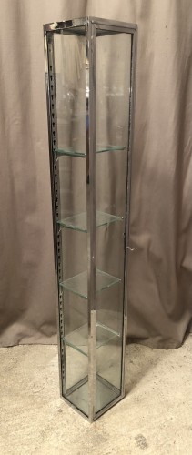 Ancienne vitrine colonne.