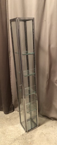 Ancienne vitrine colonne.