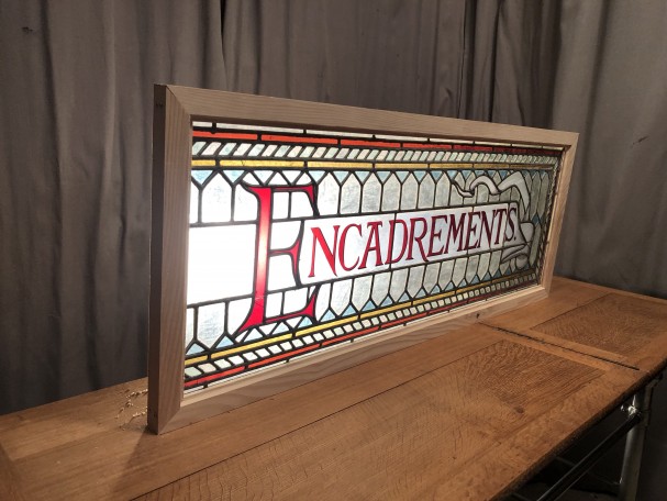 Ancienne enseigne de magasin.