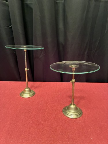 Paire d'anciens petits présentoirs.