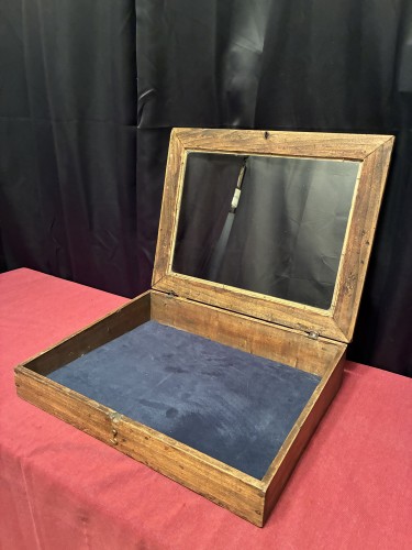 Ancienne vitrine d'étalage.