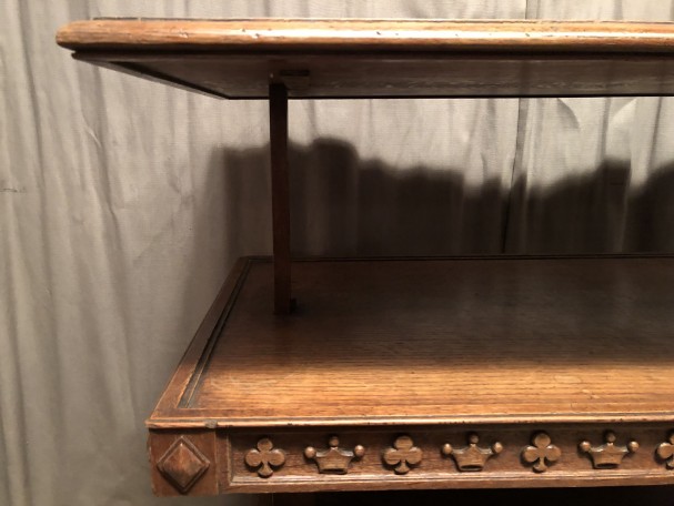 Ancienne table, desserte de restaurant, magasin.