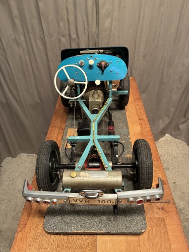 Ancienne voiture didactique.