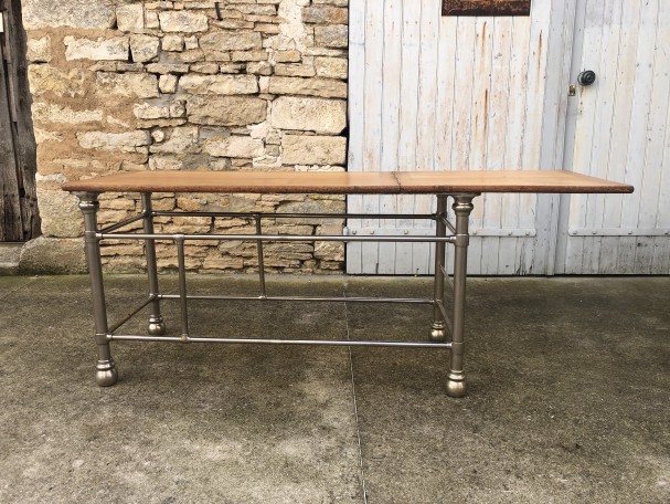 Ancienne table de drapier.