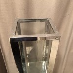 Ancienne vitrine colonne.