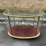 Ancienne vitrine de milieu, comptoir de magasin.