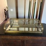 Ancienne vitrine de comptoir de magasin.