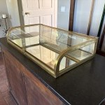Ancienne vitrine de comptoir de magasin.