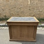 Ancien meuble comptoir, caisse de magasin, métier.