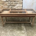 Ancienne grande vitrine de magasin.(réservé)