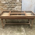 Ancienne grande vitrine de magasin.(réservé)