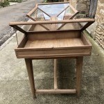 Ancienne grande vitrine de magasin.(réservé)