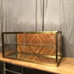 Ancienne vitrine à poser.