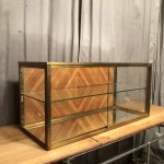 Ancienne vitrine à poser.